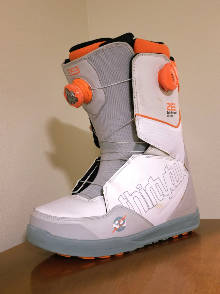 Запах в сноуборд-ботинках: как убрать и не дать вернуться