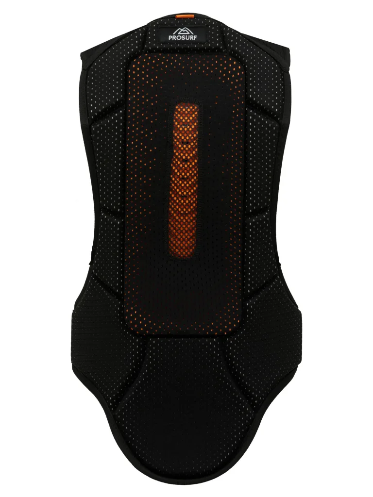Защита спины (back protector): нужна ли и как выбрать